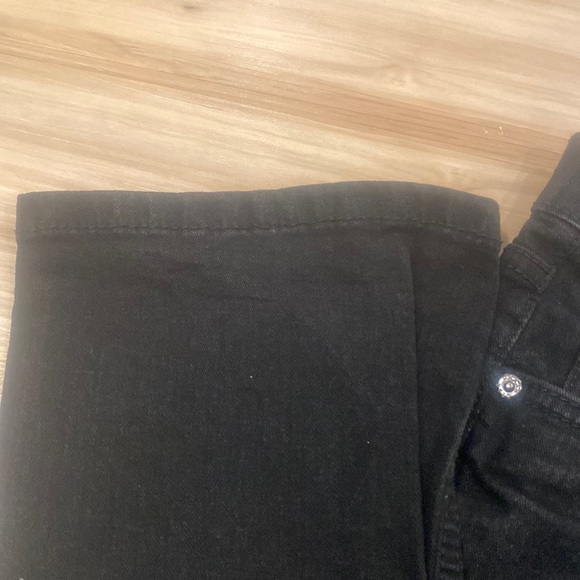 Urban Star black denim five pocket riveted jeans, Cotton/spandex blend. 32x31” - Picture 4 of 4